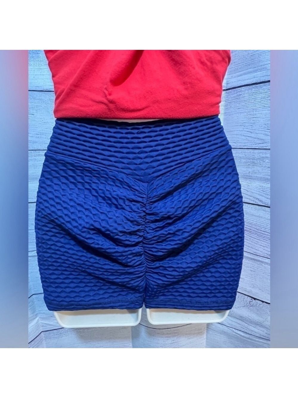 Halara Mid Rise Crossover Ruched Textured Peach Lifting Shorts in Navy Sz Large - Picture 2 of 7